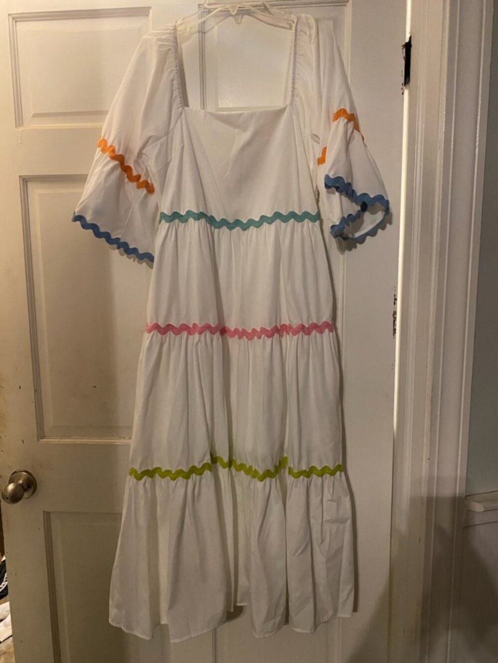 Entro white tiered dress, size large, nwt